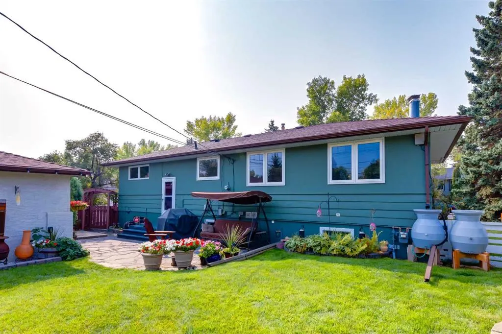 48 Chancellor Way NW