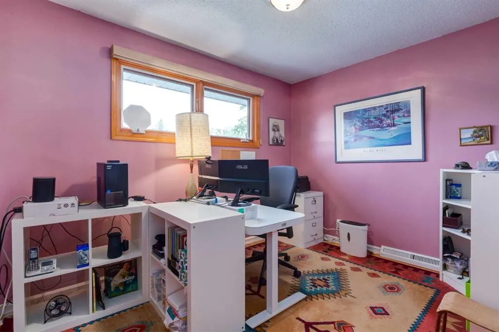 48 Chancellor Way NW