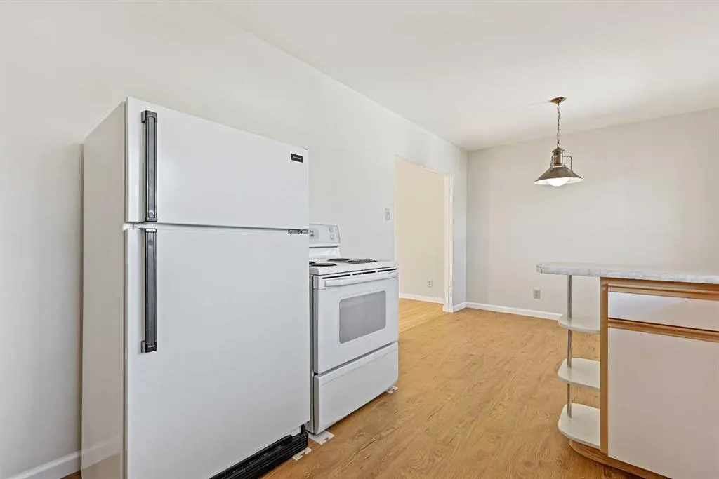 10 Glamorgan Drive SW