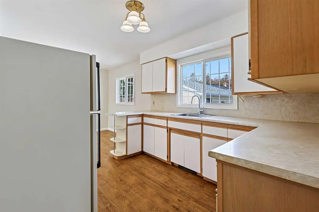 10 Glamorgan Drive SW