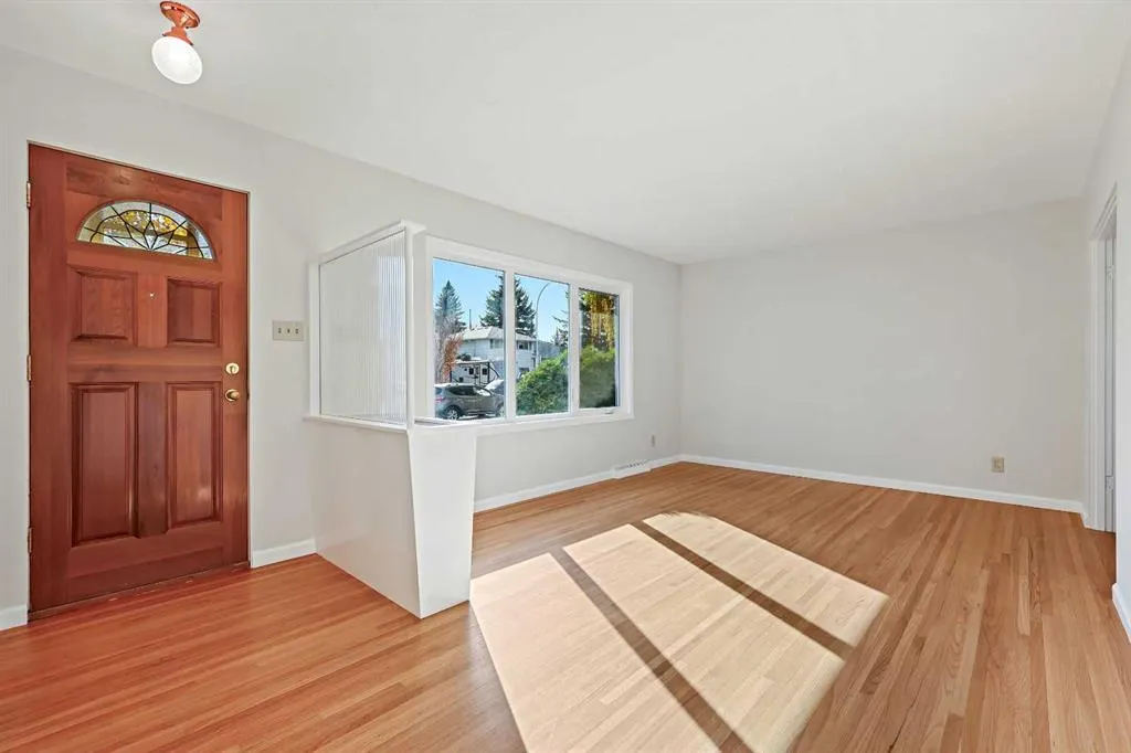 10 Glamorgan Drive SW