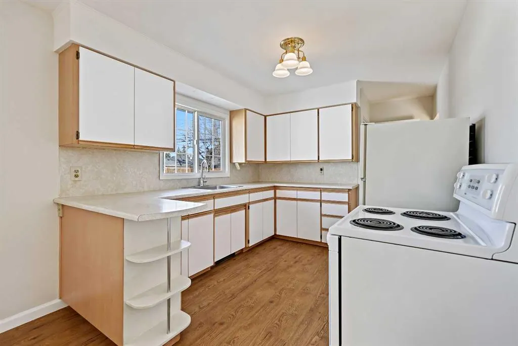 10 Glamorgan Drive SW