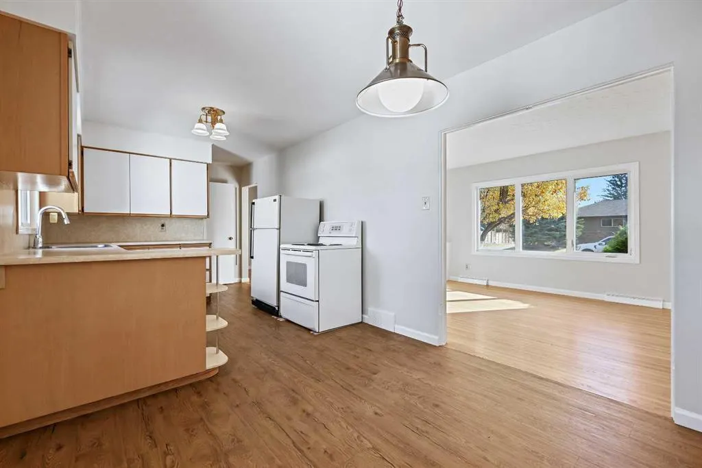 10 Glamorgan Drive SW