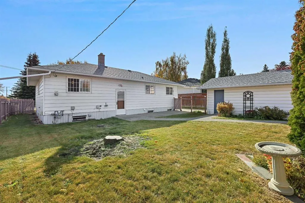 10 Glamorgan Drive SW
