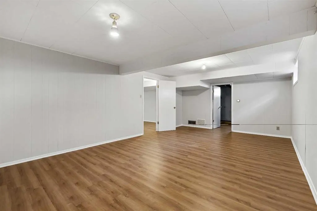 10 Glamorgan Drive SW
