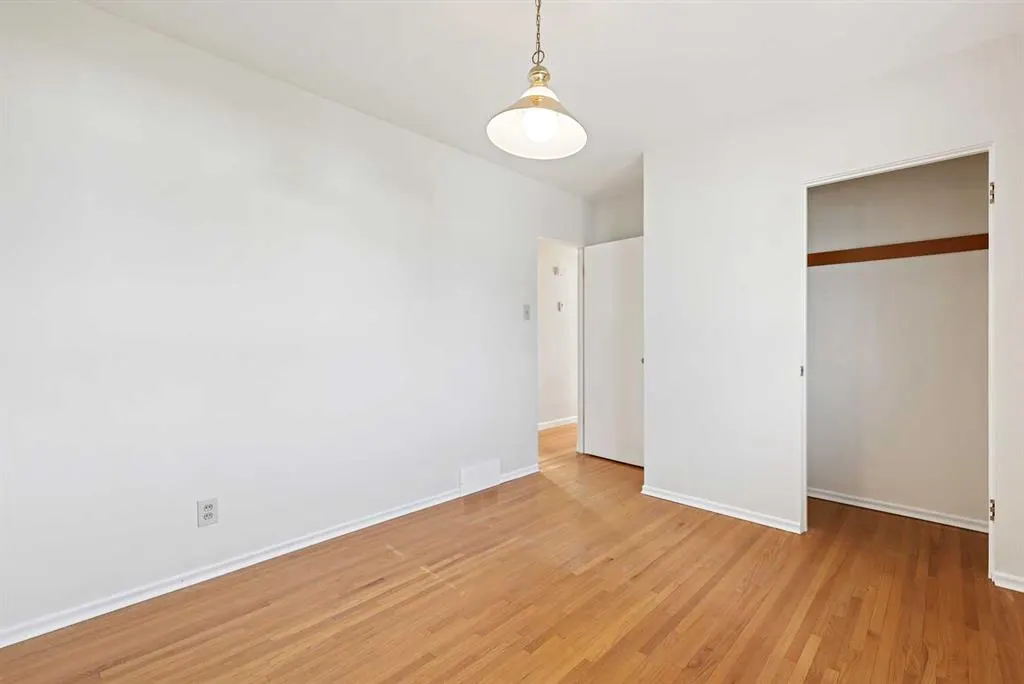 10 Glamorgan Drive SW