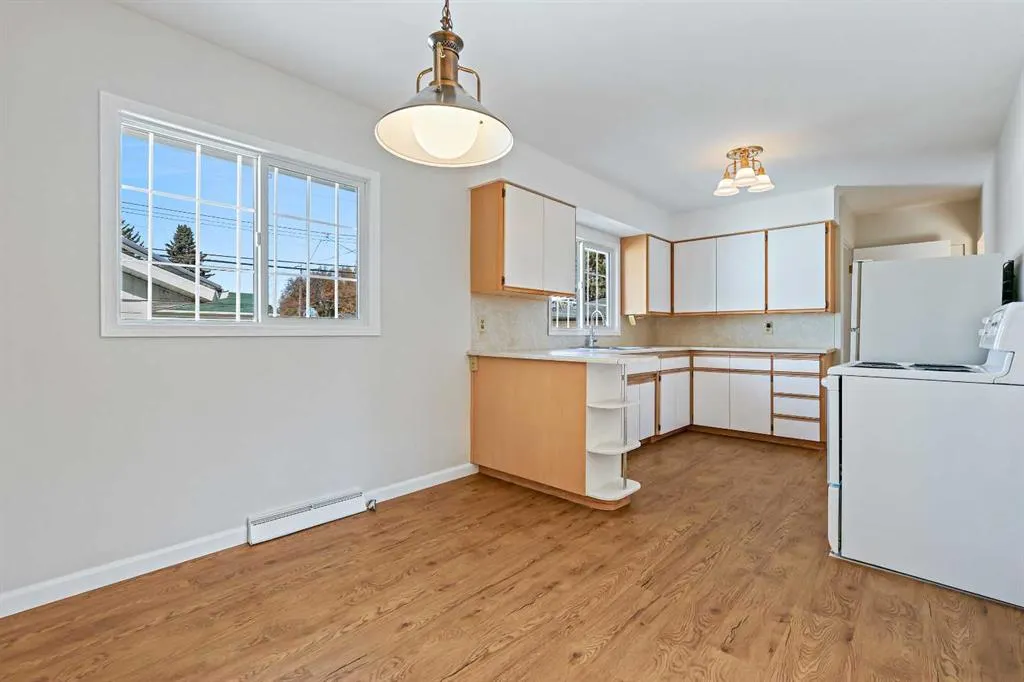 10 Glamorgan Drive SW