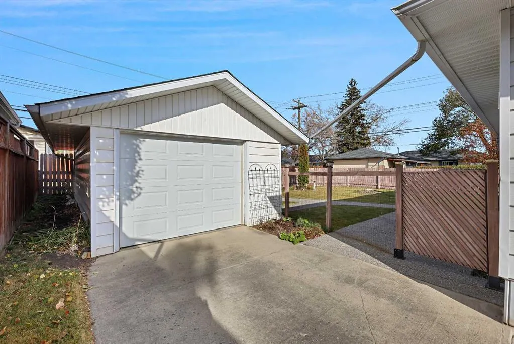 10 Glamorgan Drive SW