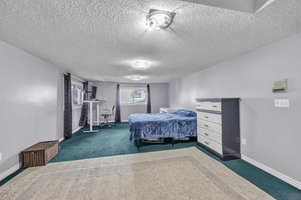 303 Ranchridge Bay NW