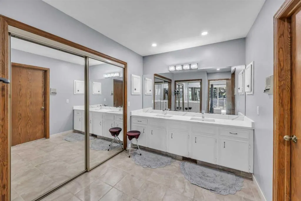 303 Ranchridge Bay NW