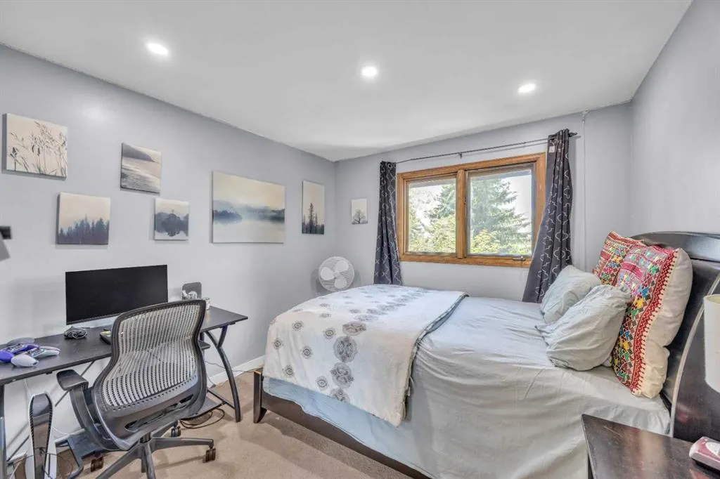 303 Ranchridge Bay NW