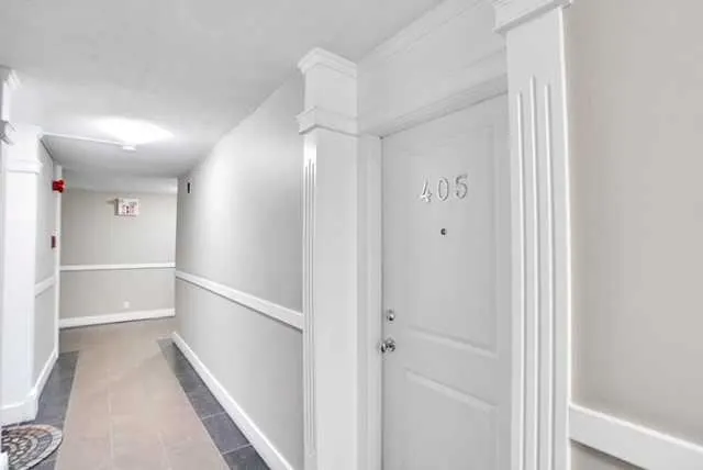 501 57 Avenue SW, #405