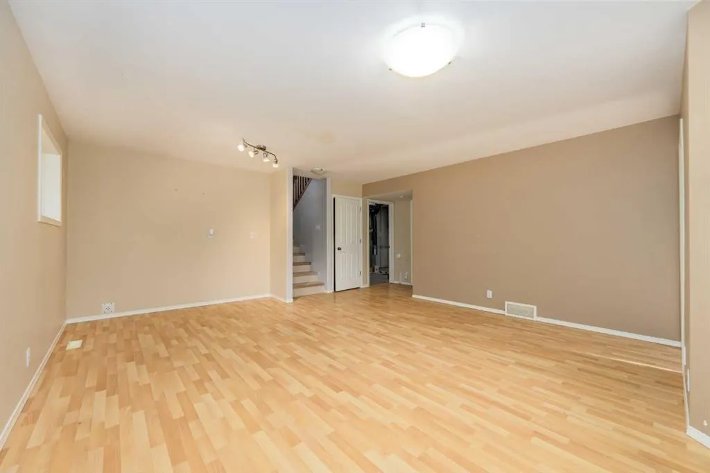 39 KIRTON Close