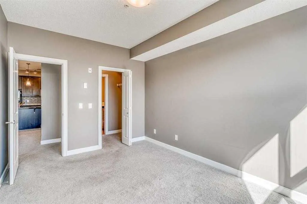 88 Arbour Lake Road NW, #415