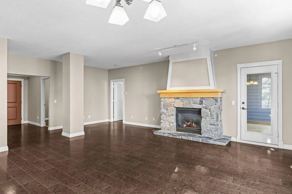 140 Stonecreek Road, #106