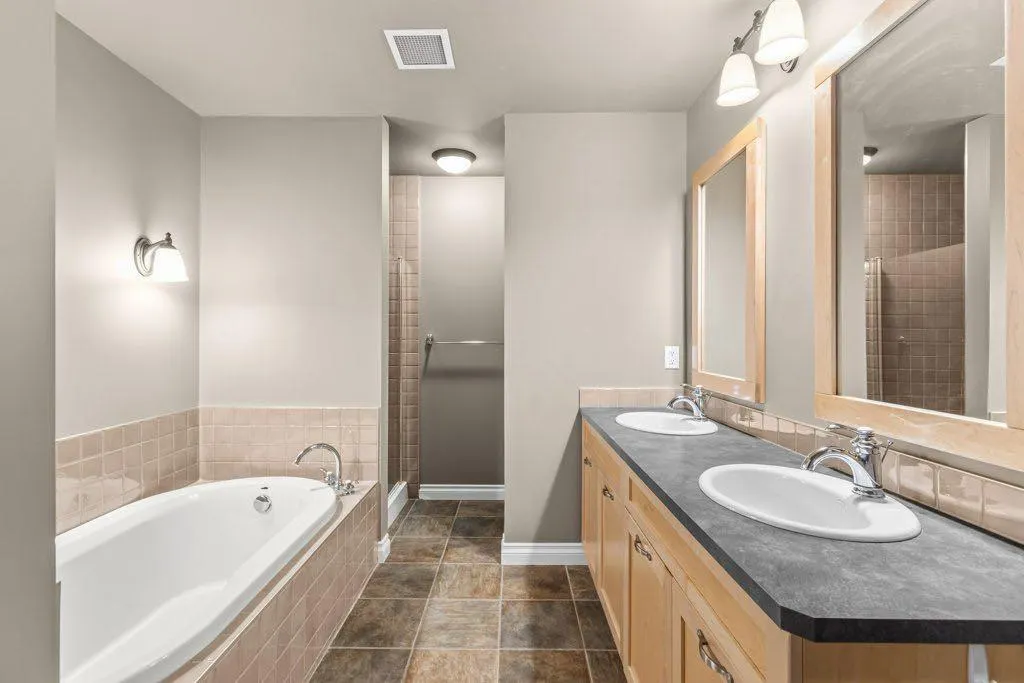140 Stonecreek Road, #106