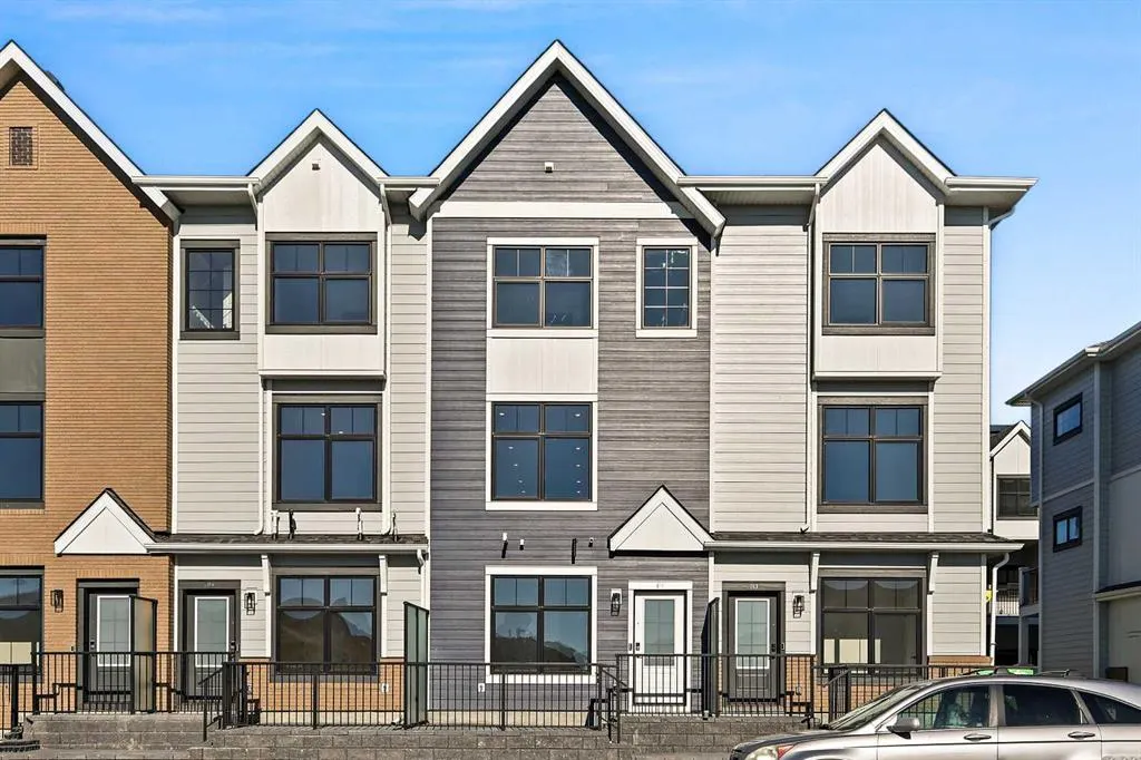 611 Mahogany Road SE