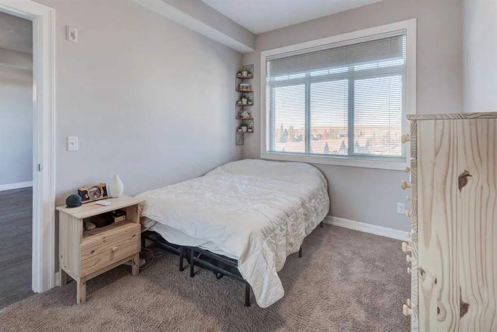 117 Copperpond Common SE, #401