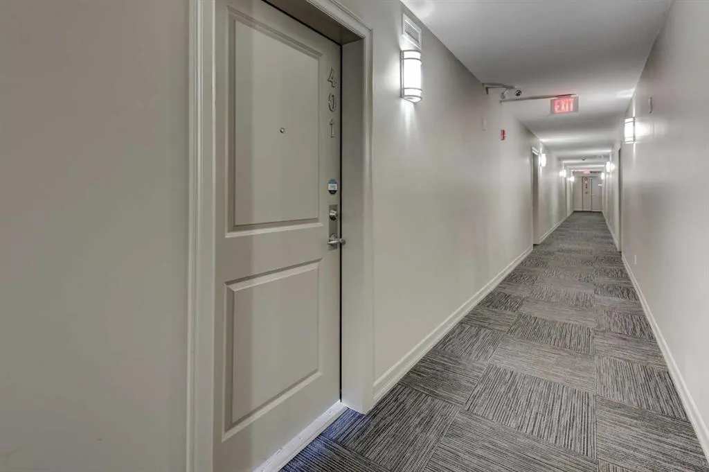 117 Copperpond Common SE, #401