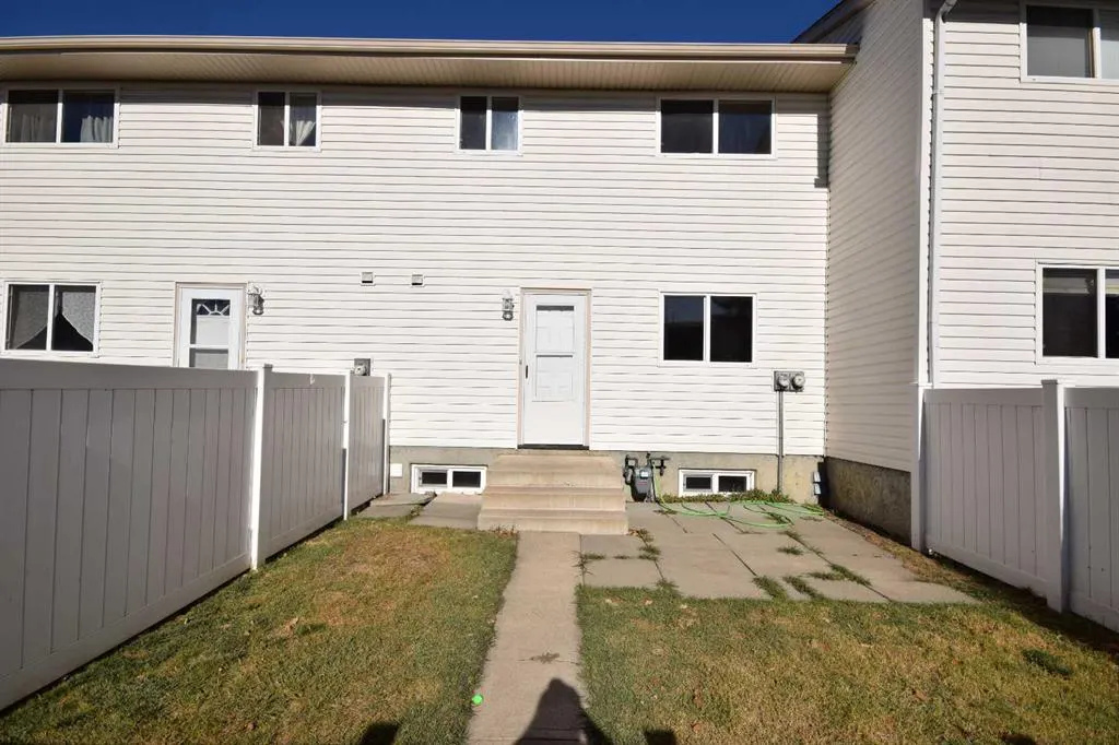 5823 57 Street, #111