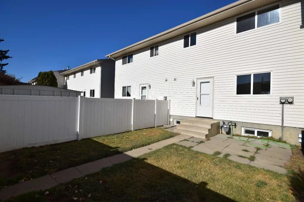 5823 57 Street, #111