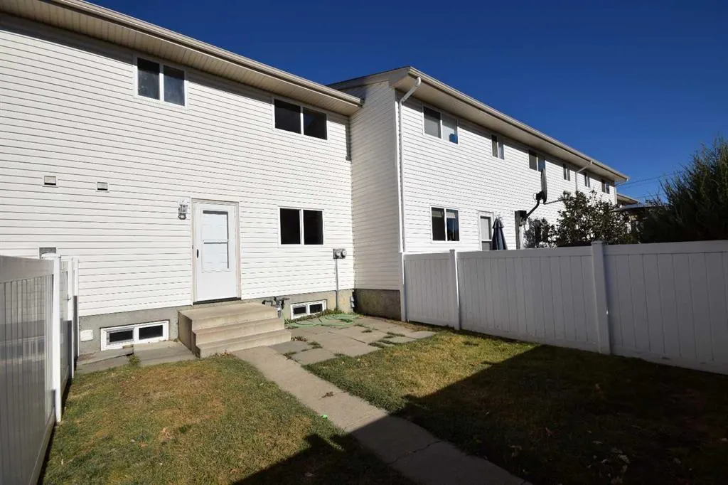 5823 57 Street, #111