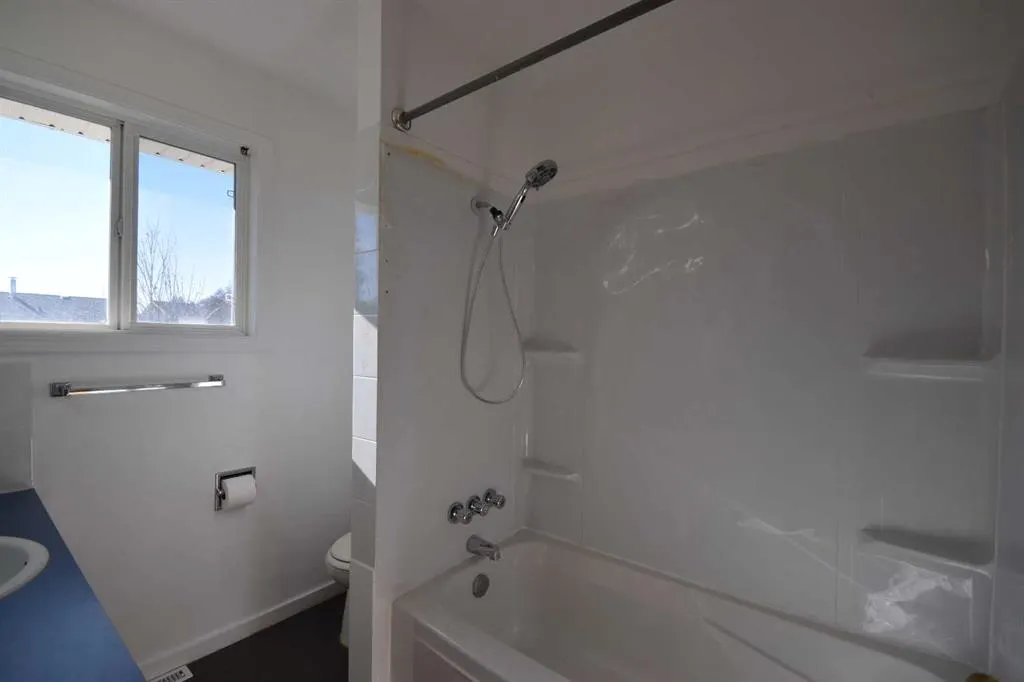 5823 57 Street, #111