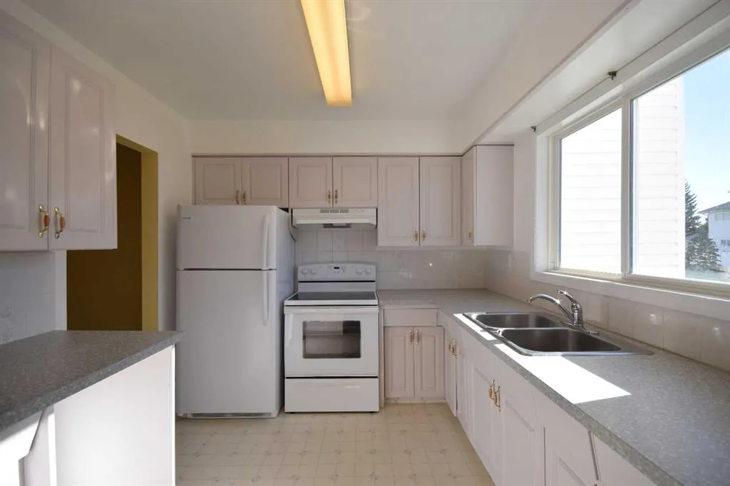 5823 57 Street, #111