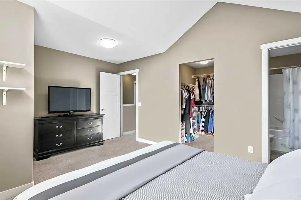 108 Skyview Ranch Grove NE