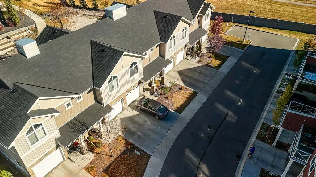 108 Skyview Ranch Grove NE