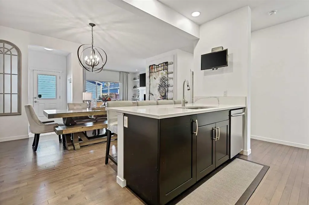 409 Marquis Heights SE