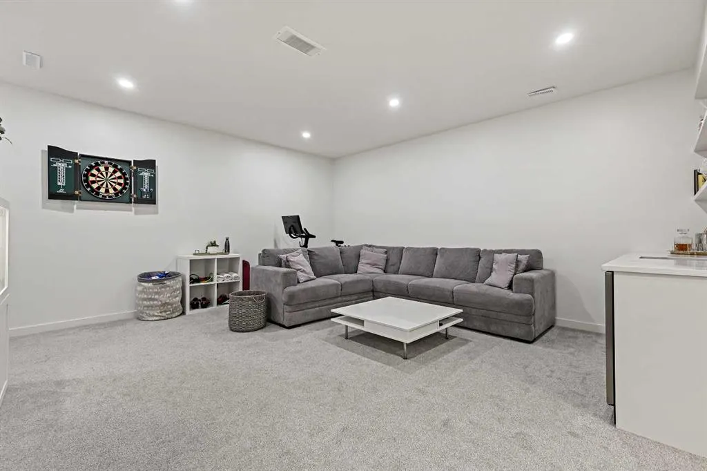 409 Marquis Heights SE