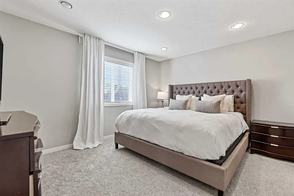 409 Marquis Heights SE