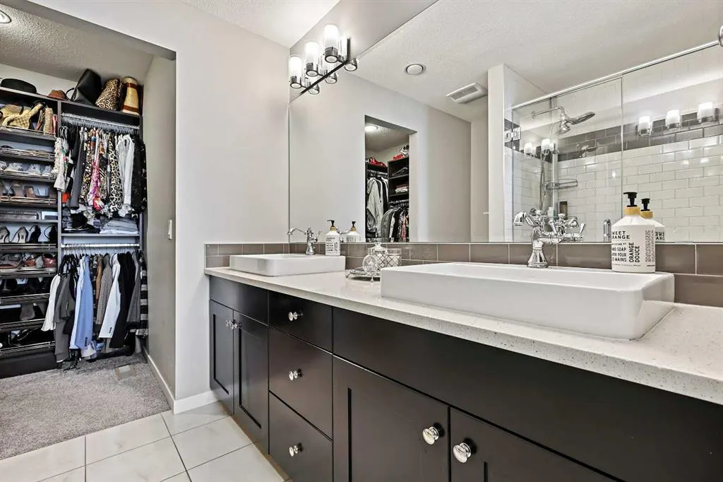 409 Marquis Heights SE