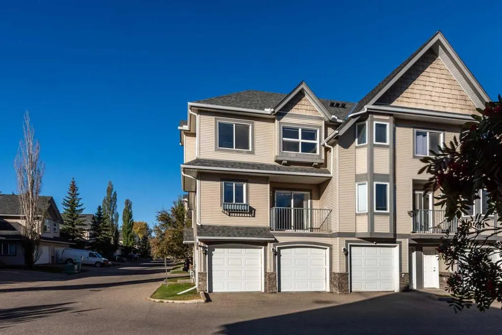 66 Cedarwood Lane SW