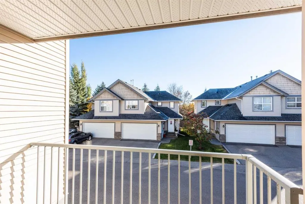 66 Cedarwood Lane SW