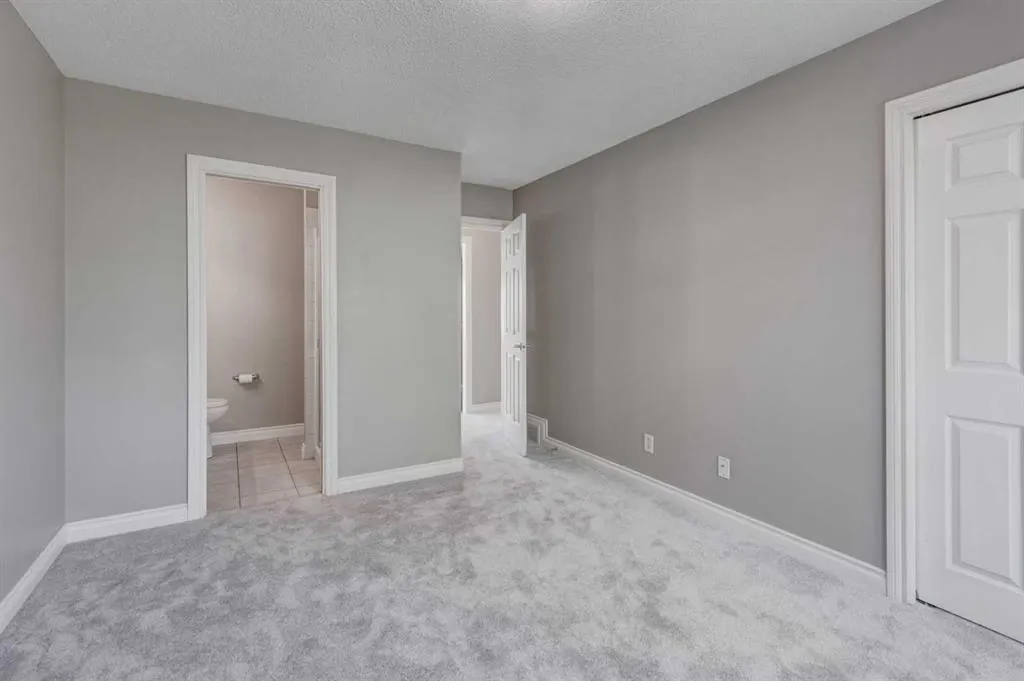 66 Cedarwood Lane SW