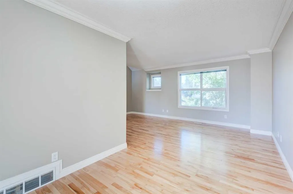 66 Cedarwood Lane SW