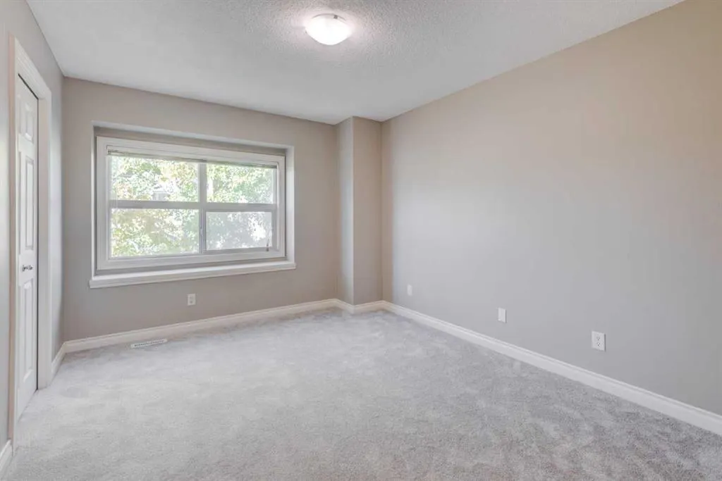 66 Cedarwood Lane SW
