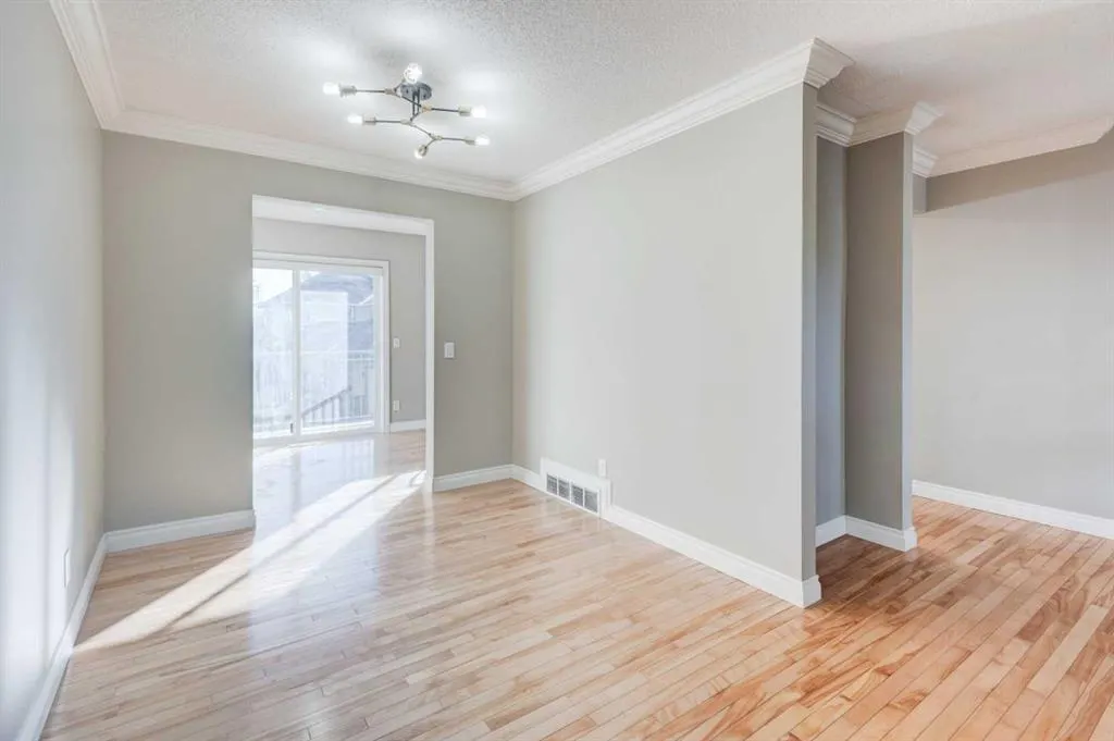 66 Cedarwood Lane SW