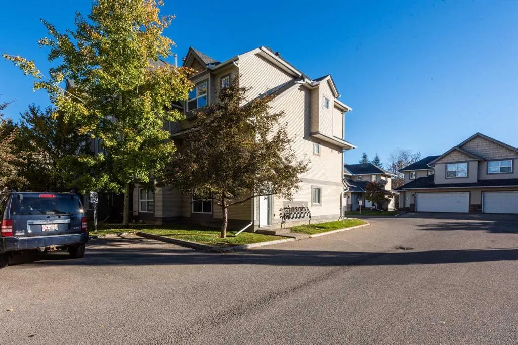 66 Cedarwood Lane SW