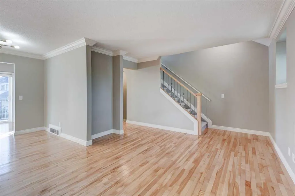 66 Cedarwood Lane SW