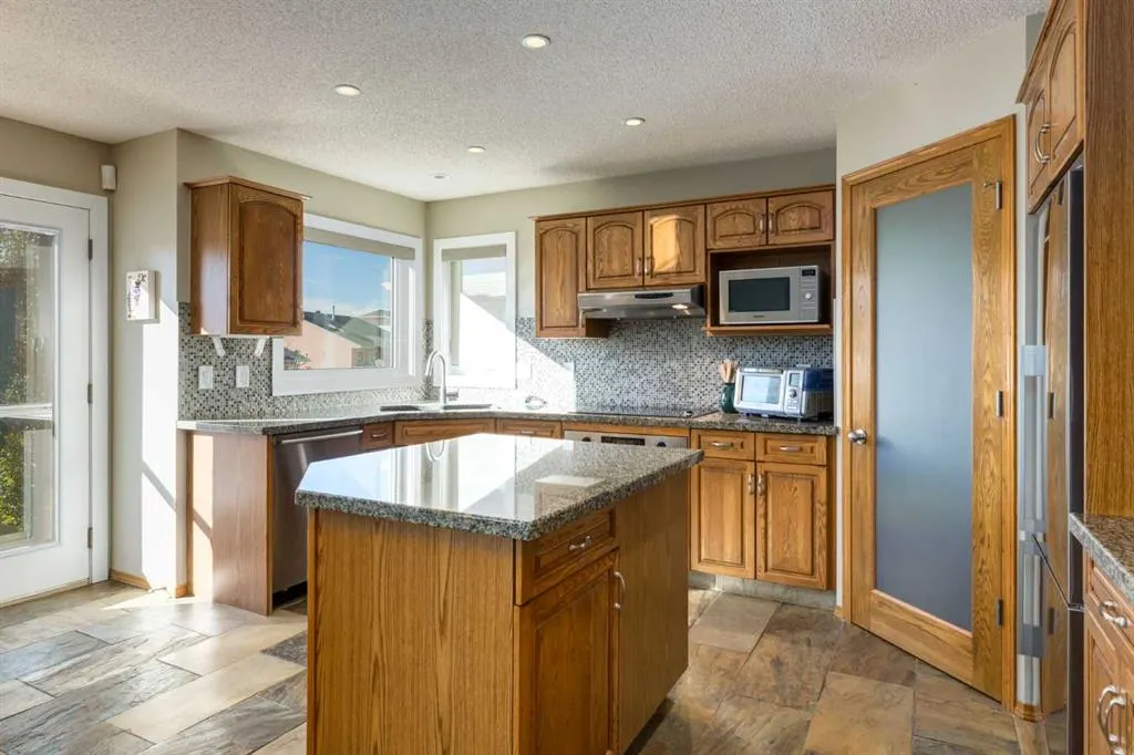 208 Citadel Park NW