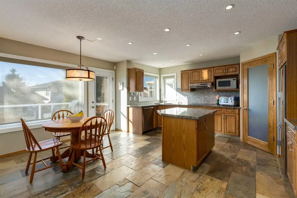 208 Citadel Park NW