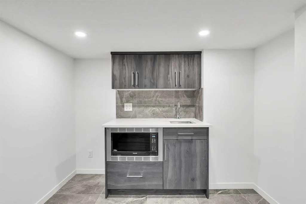 52 Edith Gate NW