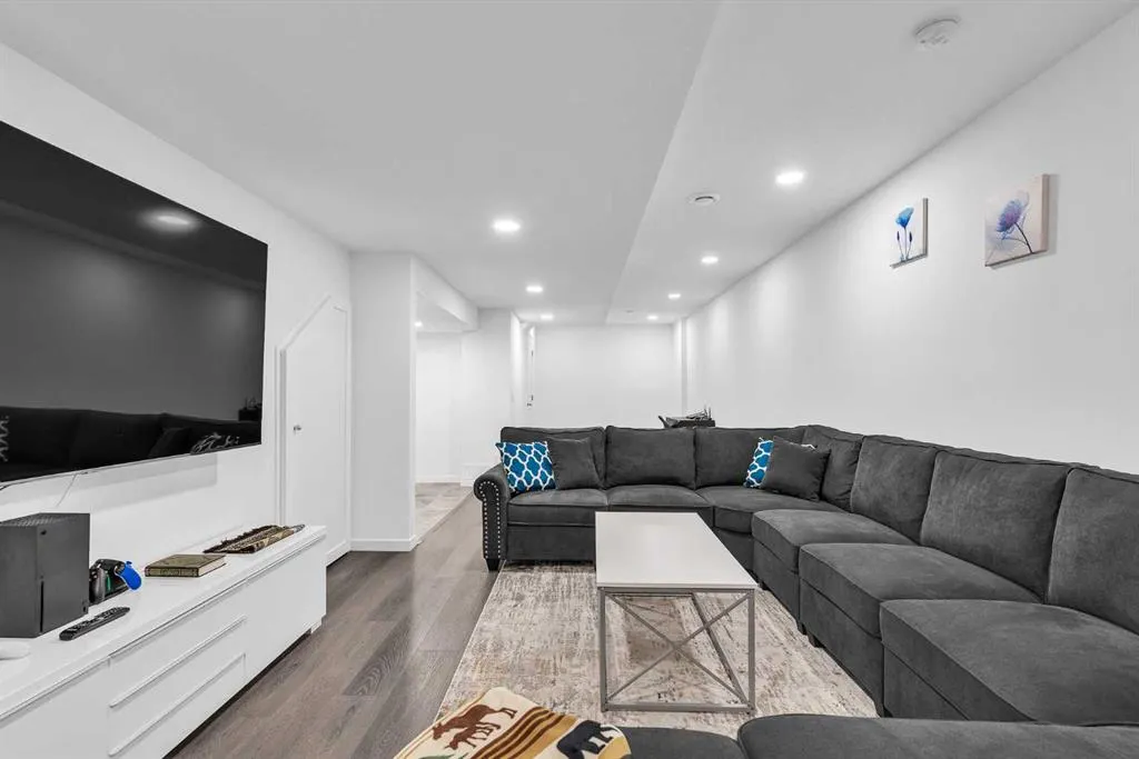 52 Edith Gate NW