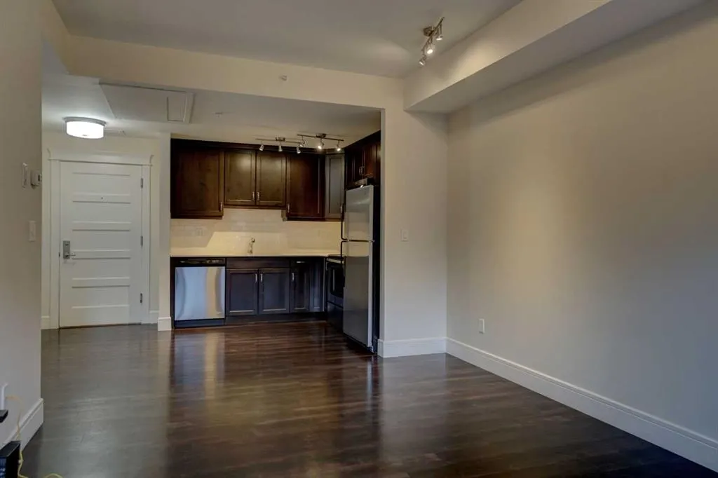 808 Spring Creek Drive, #306