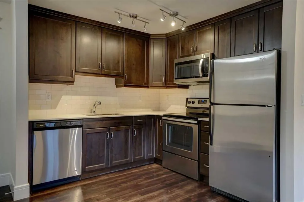 808 Spring Creek Drive, #306