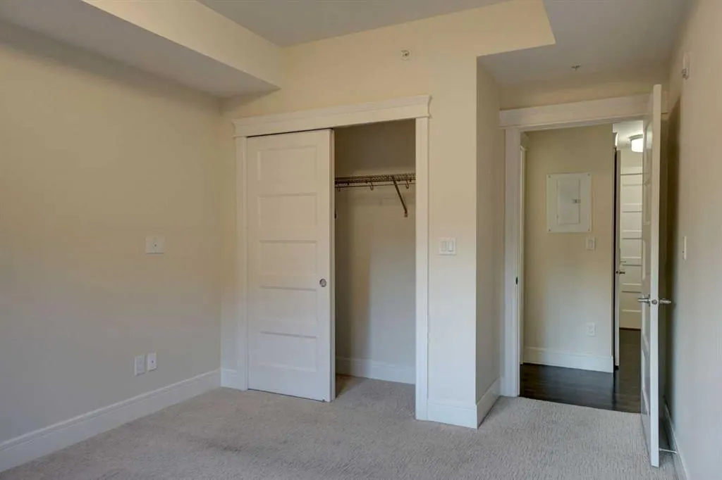 808 Spring Creek Drive, #306