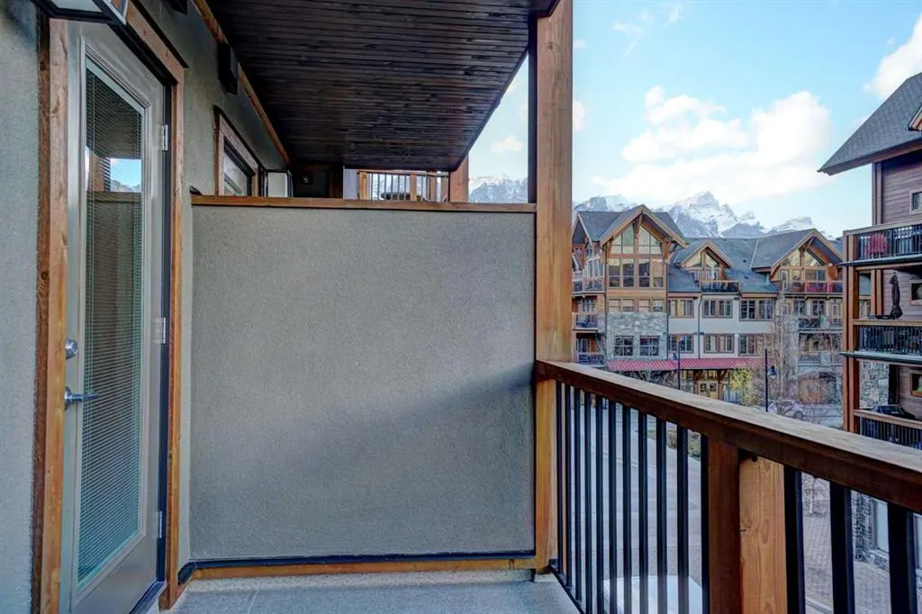 808 Spring Creek Drive, #306